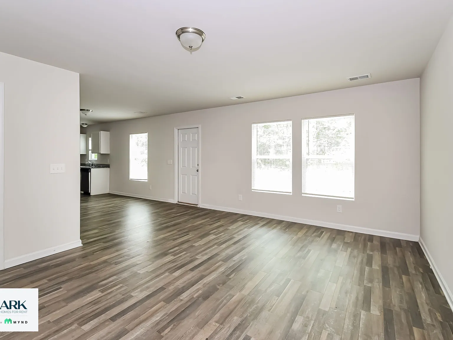 4 bed, 3.0 bath, 2009 sqft, $1,999 — Photo 3