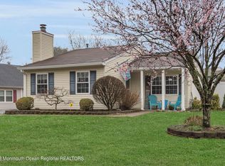40 Pilgrim Ave, Tinton Falls, NJ