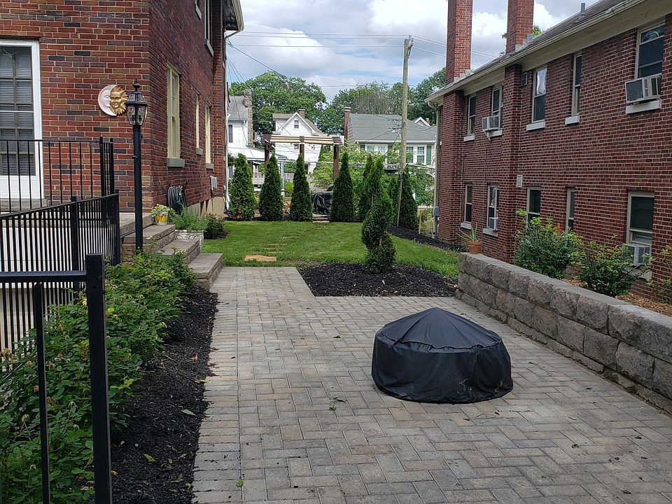 2nd image of 1331 Paxton Ave #1331