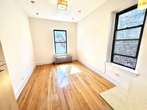 212 East 13th Street image 3 of 5