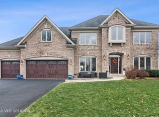 2236 Kings Ct, Geneva, IL 60134