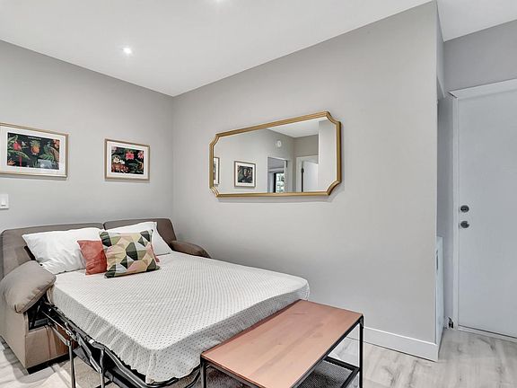 2nd image of 2922 Banyan St #1A