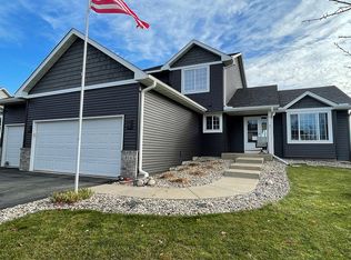 614 12th Ave NE, Lonsdale, MN 55046