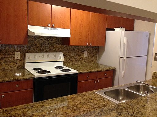 5th image of 11585 NW 43rd St
