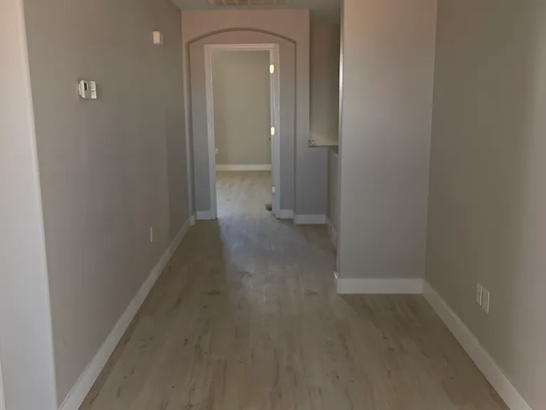 1121 E Jahns Dr — Photo 28