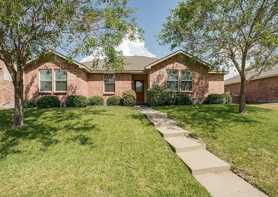 1st image of 2802 Lake Vista Dr