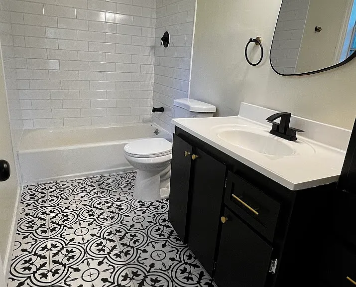 215 S Skinner Ave — Photo 17