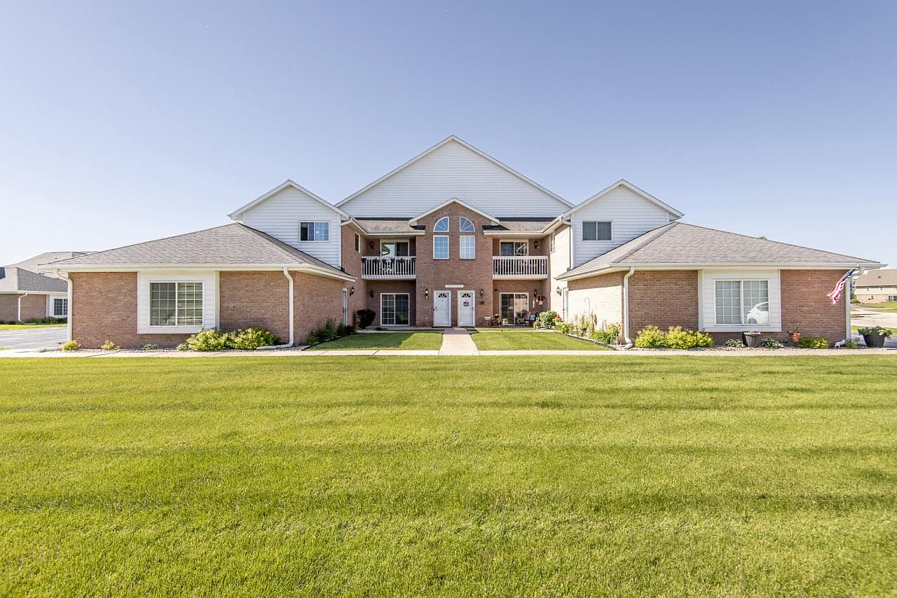 N25W24129 River Park DRIVE UNIT 1, Pewaukee, WI 53072 Zillow