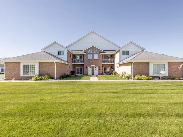 N25W24129 River Park DRIVE #1, Pewaukee, WI 53072
