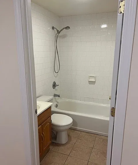 1031 Clinton St #3A — Photo 11