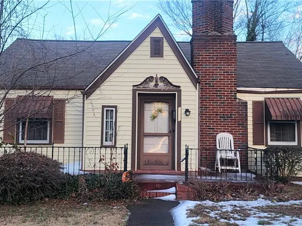 2527 Druid Hills Dr, Winston Salem, NC 27105