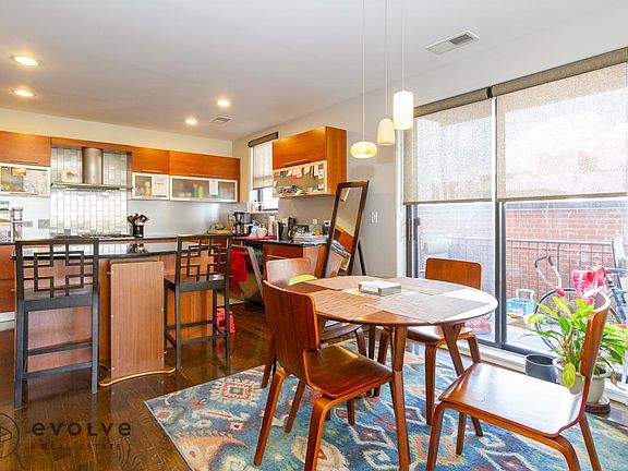 2nd image of 1926 N Lincoln Park W #5ATA