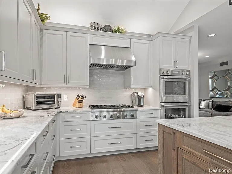 3511 Lakecrest Dr — Photo 30