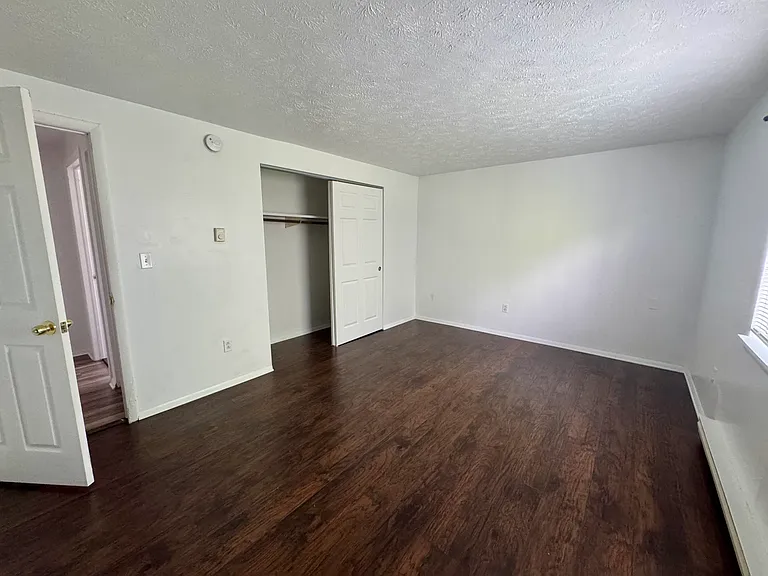 Farmington Manor — Photo 10