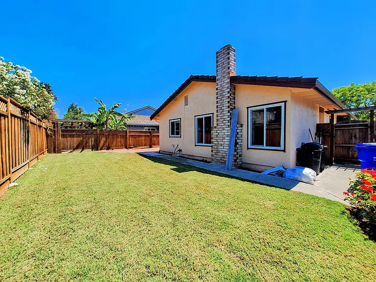 33955 Juliet Cir — Photo 14