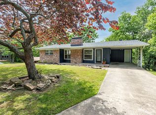 807 N Woodlawn Dr, Fayetteville, AR 72701