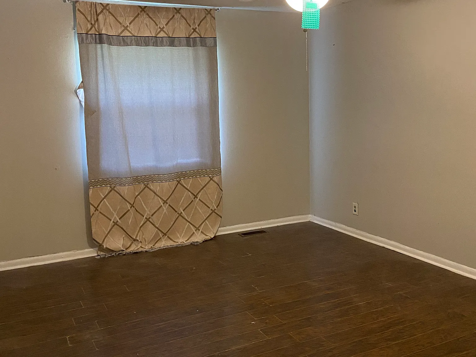 2 bed, 772 sqft, $1,200 — Photo 4