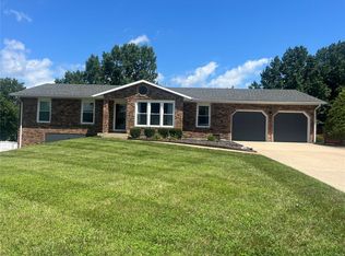 210 Pioneer Trl, Hannibal, MO 63401