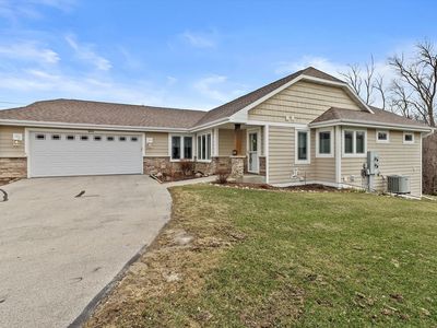 6029 W Woodview Ct, Milwaukee, WI, 53220