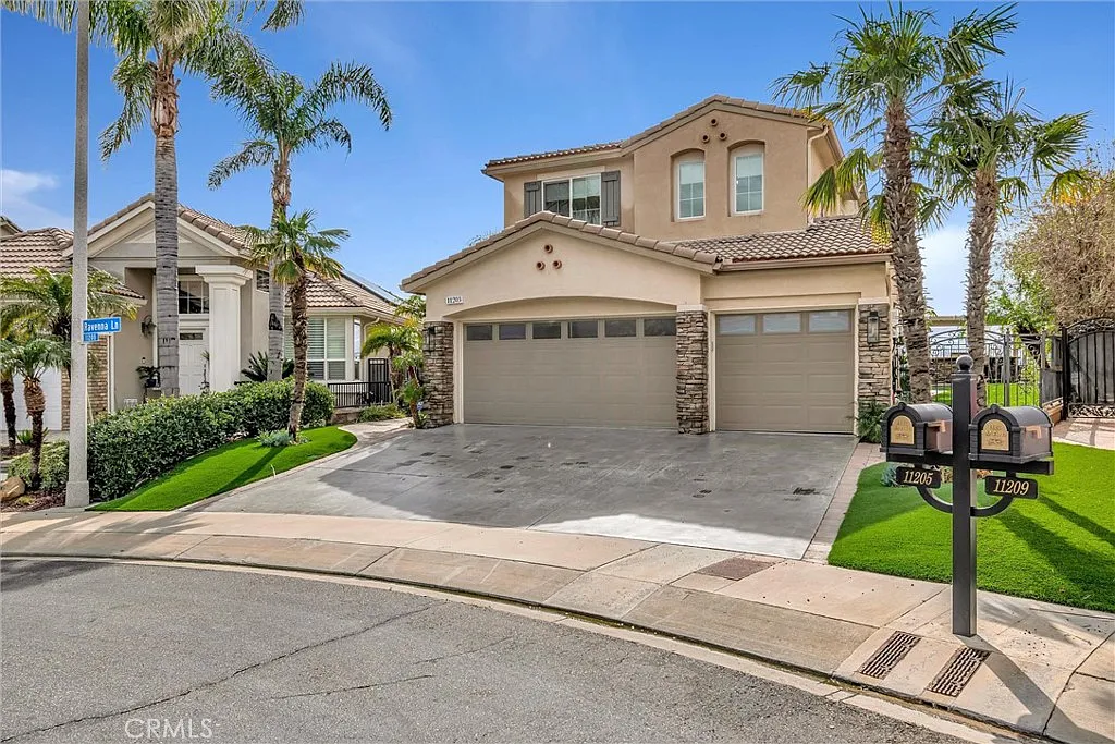 3 bed, 2.5 bath, 2087 sqft, $6,500 — Photo 1