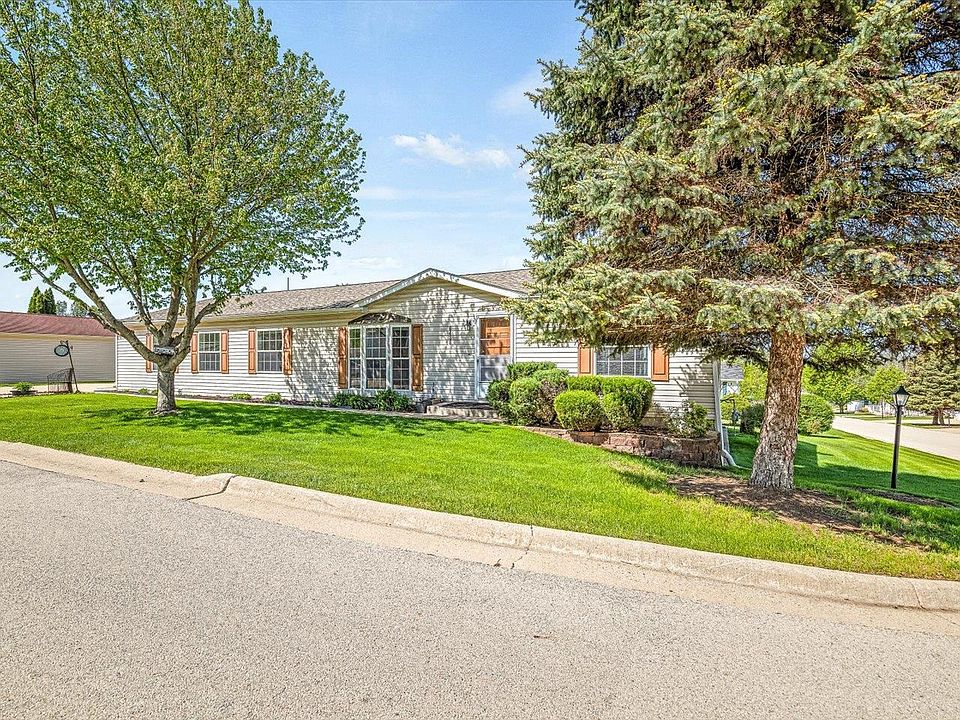 1st image of 8438 Hickory Tree Dr