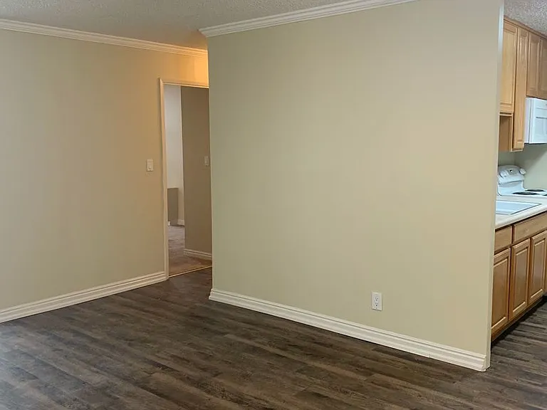 Irving Heights Apartments — Photo 72