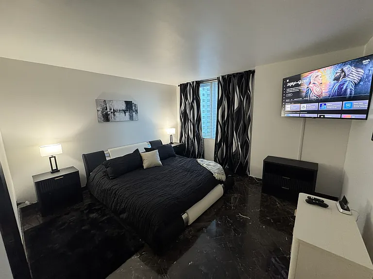 2301 Collins Ave #817 — Photo 46