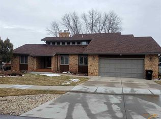 624 S Berry Pine Rd, Rapid City, SD 57702