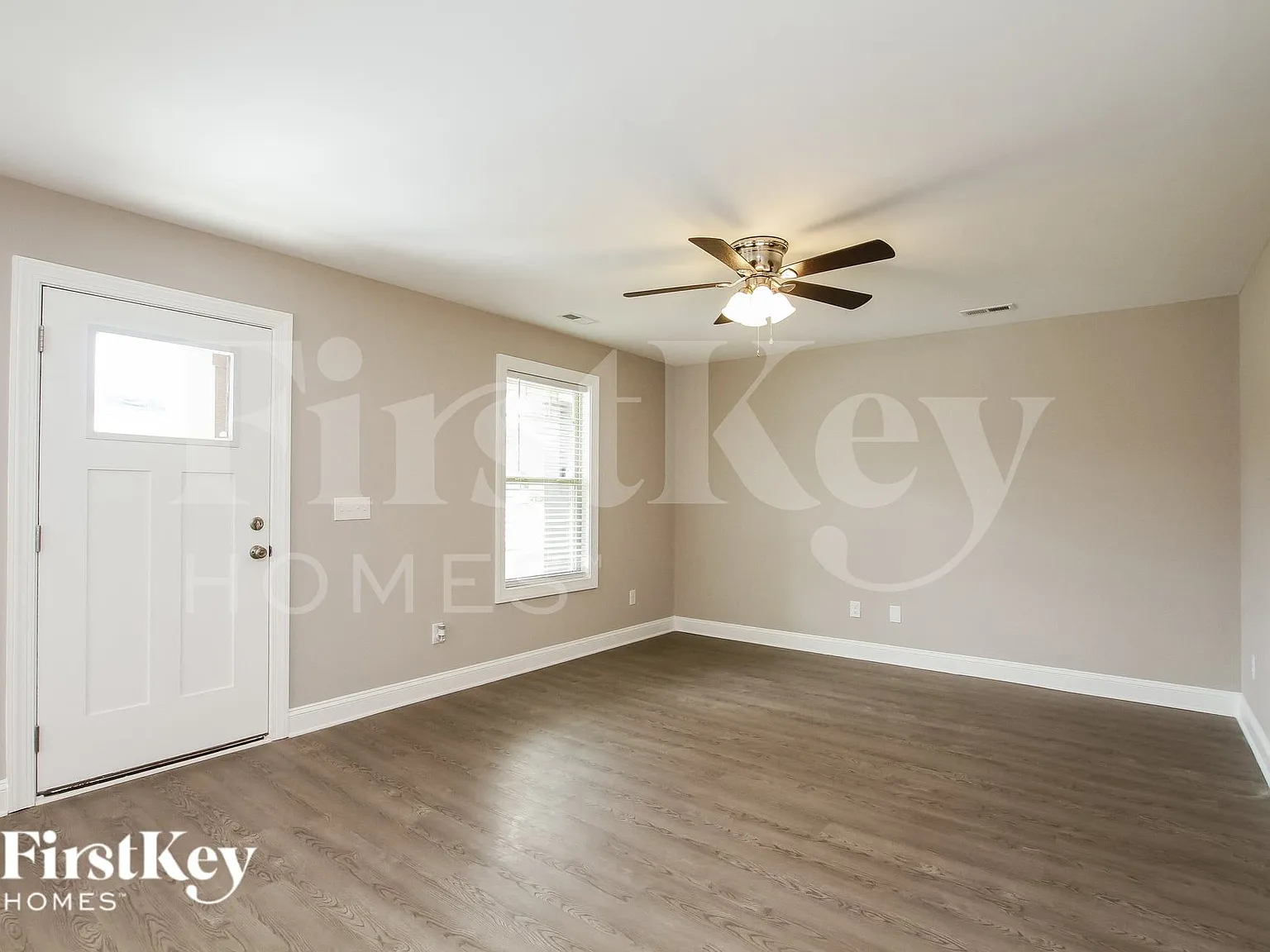 3 bed, 2.0 bath, 1204 sqft, $2,020 — Photo 3