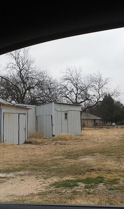 2nd image of 411 Hamby Rd