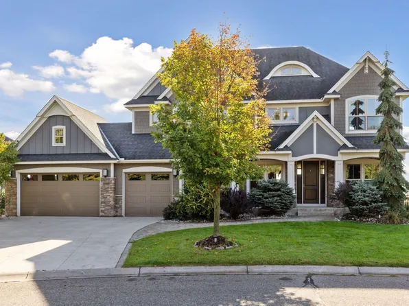 22 Leaf Wing Dr, North Oaks, MN 55127