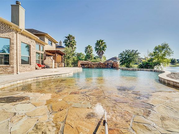 2nd image of 4803 Coopers Creek Ct