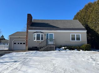 28 N Riverside Dr, Waterville, ME 04901
