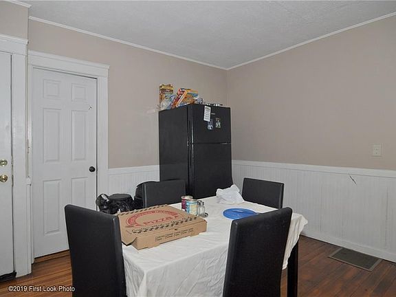4th image of 304 West Ave