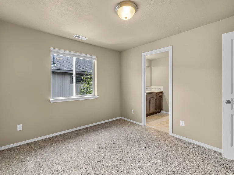 21154 Darnel Ave — Photo 12