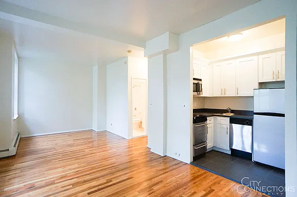 Rented by City Connections Realty | media 9