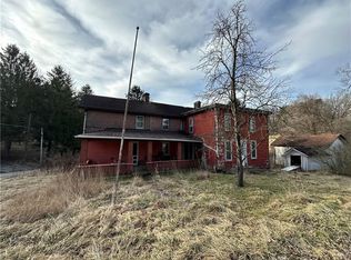 286 Dally Rd, Coal Center, PA 15423