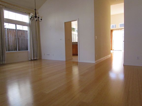 3rd image of 3100 Mattique Dr