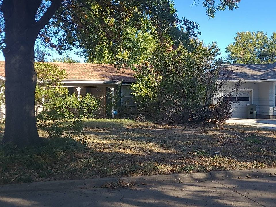 2nd image of 1822 Seneca Ave