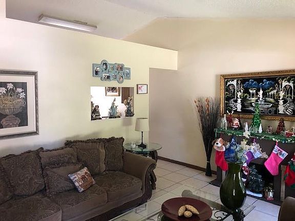 2nd image of 1451 Hendren Dr
