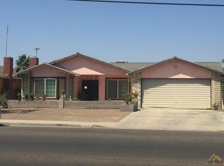 2165 Randolph St, Delano, CA 93215