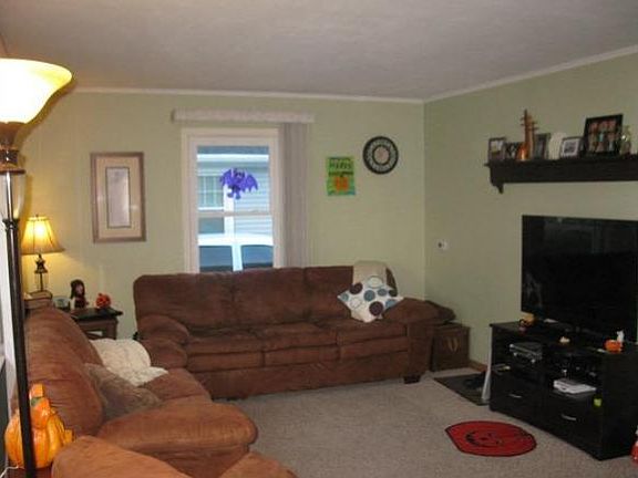 3rd image of 247 McKinley St