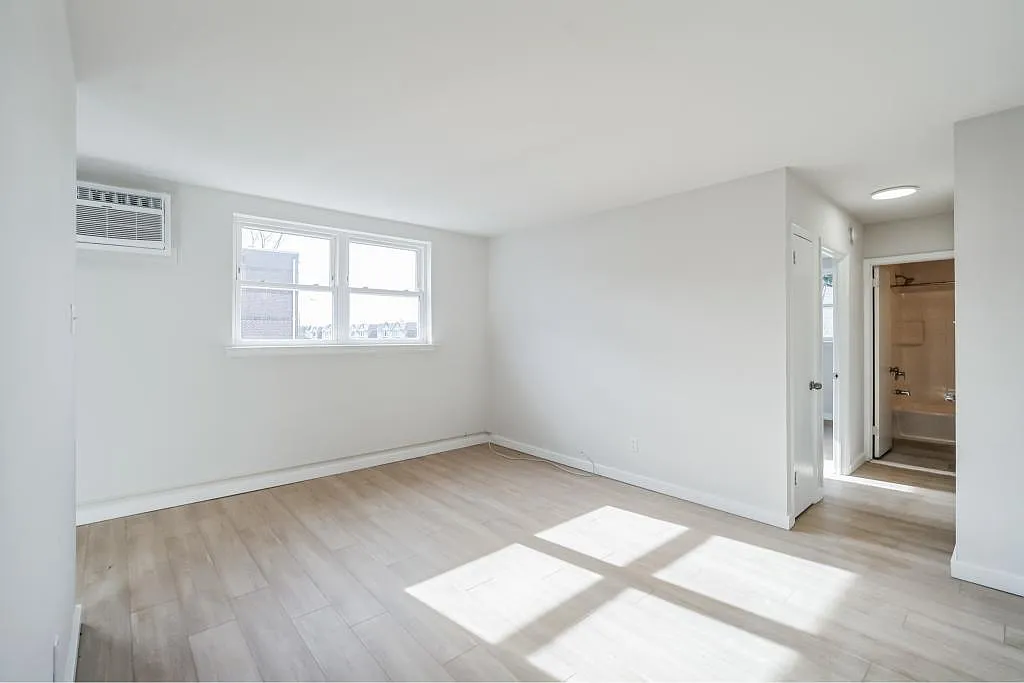 Summerdale Flats — Photo 3