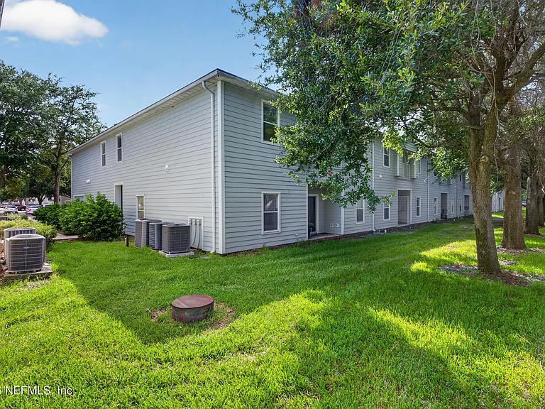7047 Deer Lodge Cir #106 — Photo 26