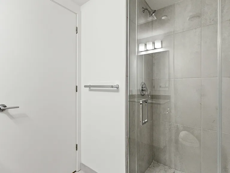 7439 Kingston Rd — Photo 28