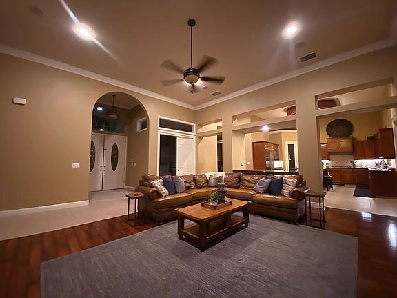5th image of 212 W Harold Griswold Way
