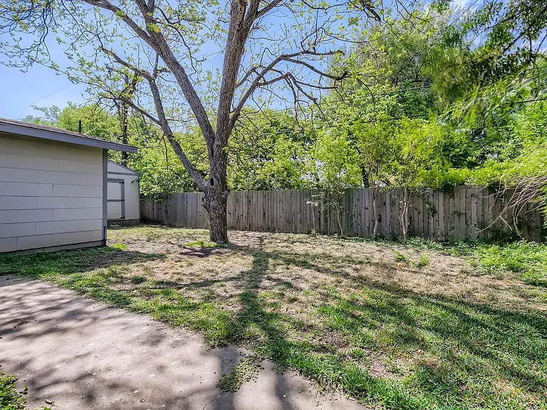 722 E Nottingham Dr — Photo 18