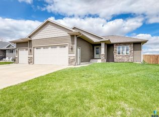 2704 E Augusta St, Brandon, SD 57005