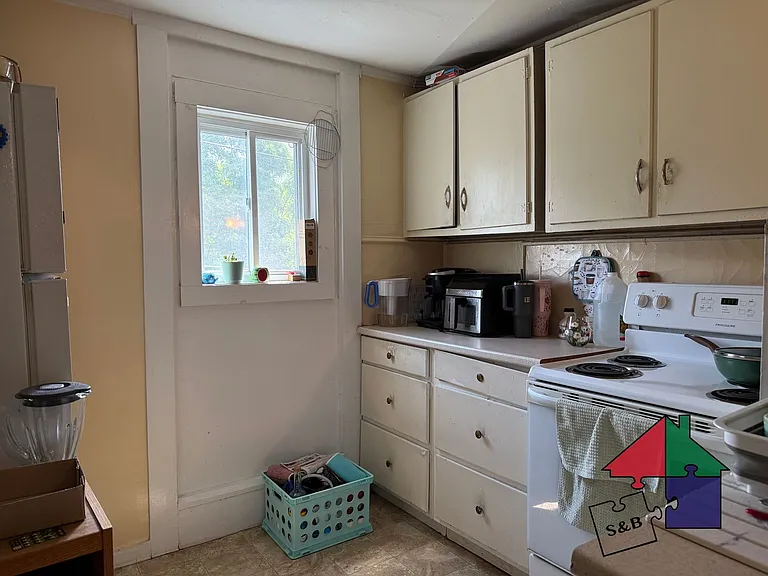 69 Perry St — Photo 5