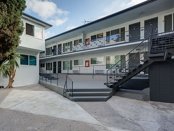 5th image of 514 S Mariposa Ave APT 103
